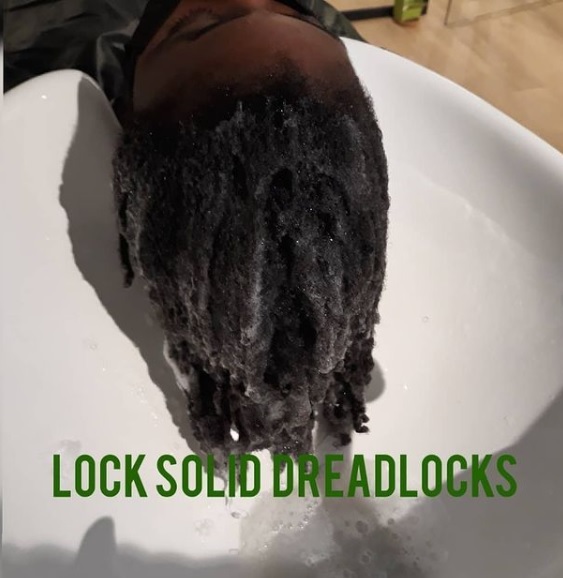 Dreads wassen - dreadlocks schoonmaken - dreadlocks shampoo - dreadzeep - dreadshampoo - Lock Solid Dreadlocks - dreadkapper rotterdam - loctician - dreadlocks cleaning